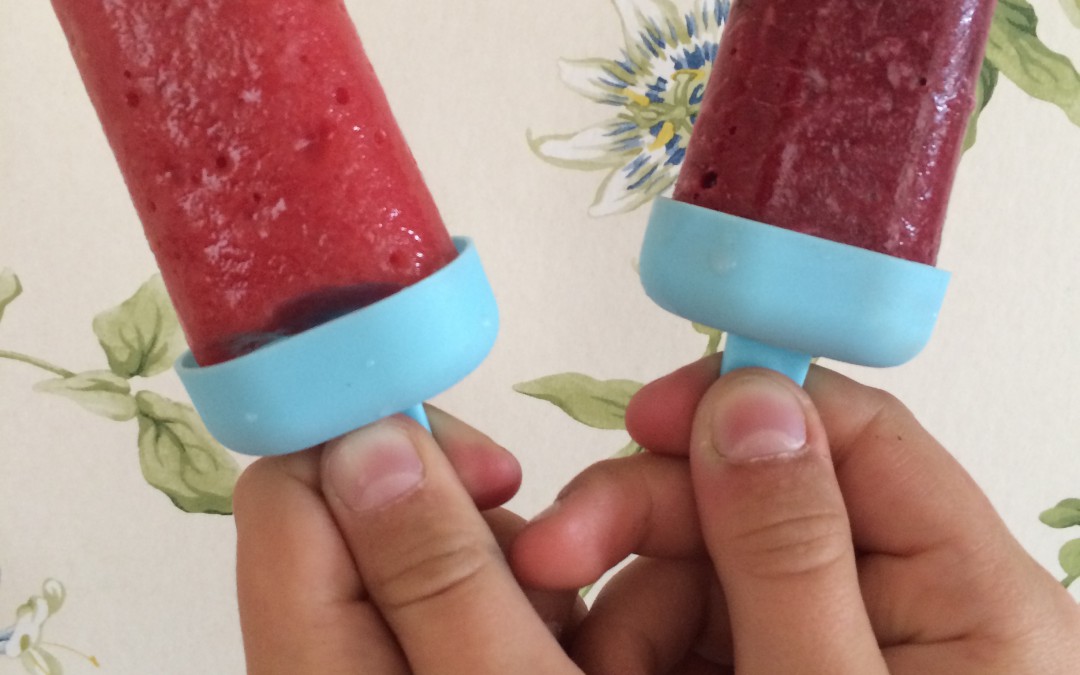 Smoothie-isglass ett smart sätt att få i barnen frukt och grönt